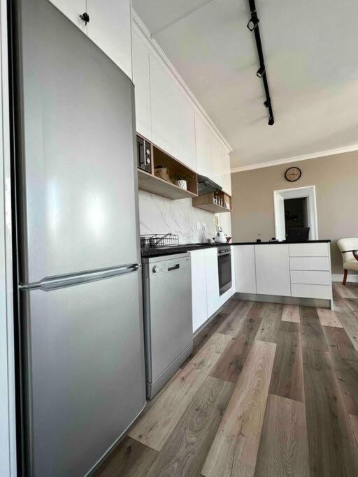 Modern, Trendy And Comfortable 2 Bedroom Apartment In ケープタウン エクステリア 写真