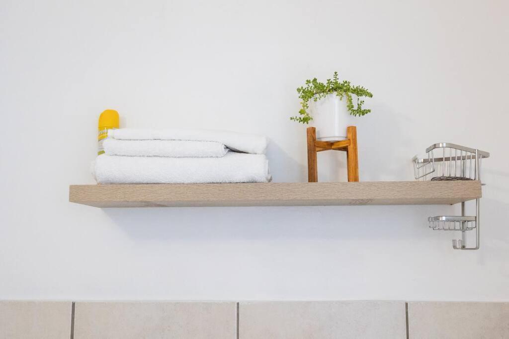 Modern, Trendy And Comfortable 2 Bedroom Apartment In ケープタウン エクステリア 写真