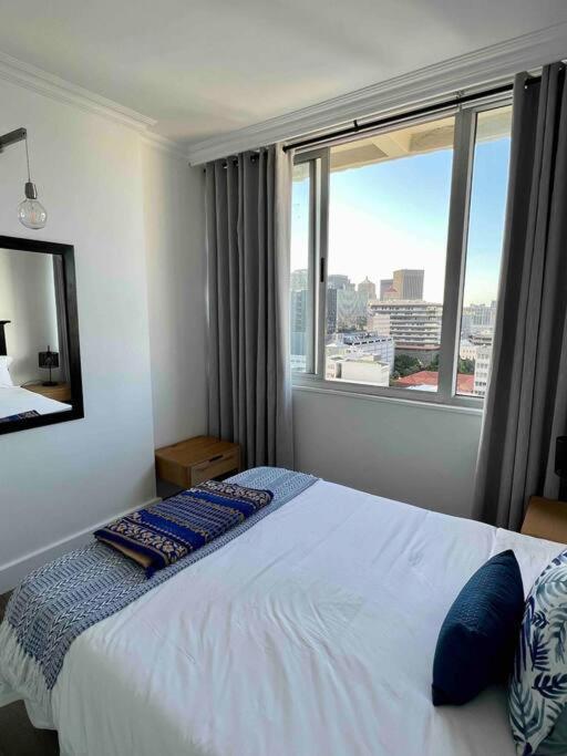 Modern, Trendy And Comfortable 2 Bedroom Apartment In ケープタウン エクステリア 写真
