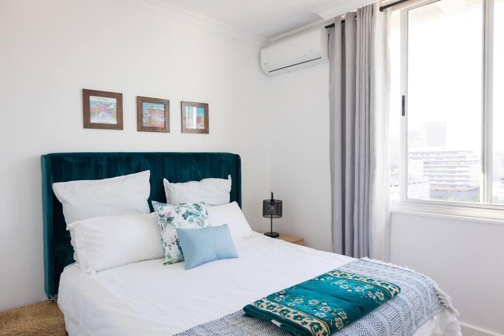 Modern, Trendy And Comfortable 2 Bedroom Apartment In ケープタウン エクステリア 写真