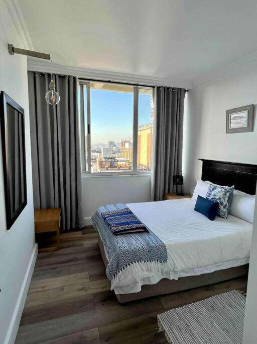 Modern, Trendy And Comfortable 2 Bedroom Apartment In ケープタウン エクステリア 写真