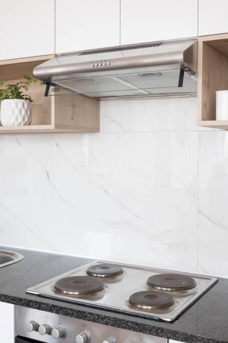 Modern, Trendy And Comfortable 2 Bedroom Apartment In ケープタウン エクステリア 写真
