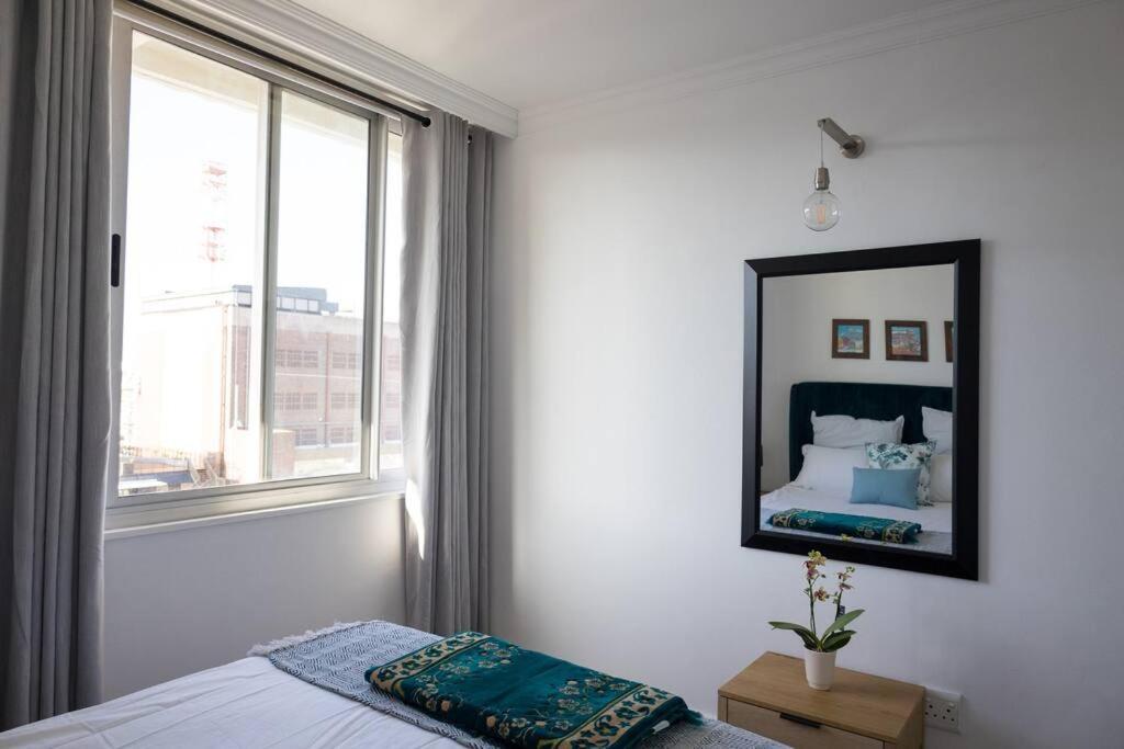 Modern, Trendy And Comfortable 2 Bedroom Apartment In ケープタウン エクステリア 写真
