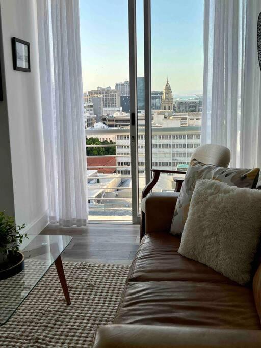 Modern, Trendy And Comfortable 2 Bedroom Apartment In ケープタウン エクステリア 写真